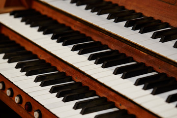 piano with keys