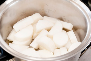 大根の煮物（調理前）