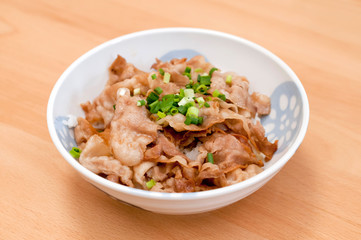 豚バラ丼