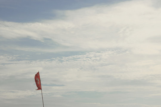beach warning flag 