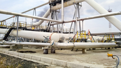 The end phase divider is tubular. Equipment for separating water from oil. Equipment oil fields of Western Siberia