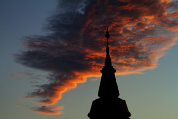Obraz premium Pagoda and evening sky