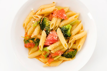 トマトとブロッコリーのペンネ