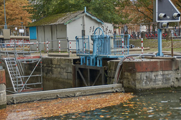 Fototapeta na wymiar Canal lock