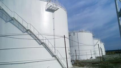 Storage tanks for petroleum products