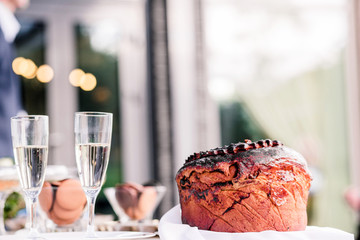 wedding loaf and champagne glasses for the newlyweds