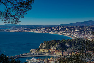 Blick über die Bucht Baie des Anges und die promenade des anglais in Nizza Frankreich