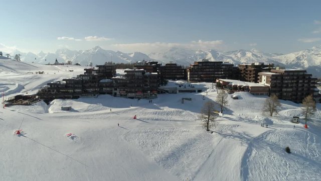 Thyon frontal fly up - Aerial 4K