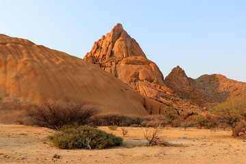 Fototapeta na wymiar Spitzkoppe (Spitzkuppe) - Namibia Africa