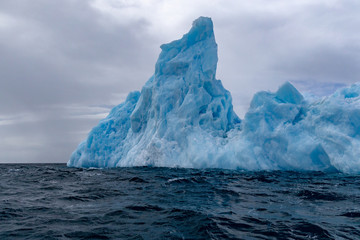 Fototapeta na wymiar Iceberg in Antarctic Sound