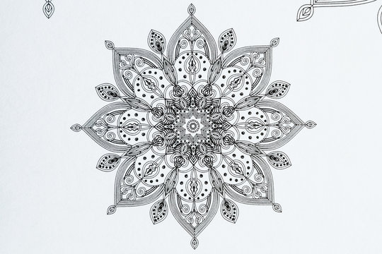 Arri&egrave;re plan d&eacute;coratif mandala rosace