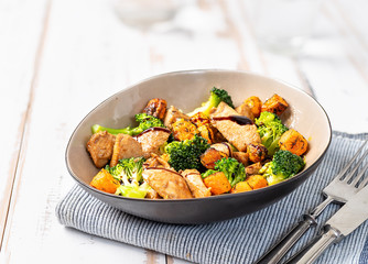 Close up of healthy salad with chiken and broccoli