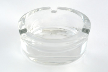 ガラスの丸いシンプルな灰皿