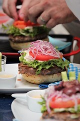 Como se faz o melhor hambúrguer sanduíche x-burger salada
