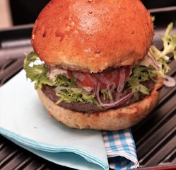 Como se faz o melhor hambúrguer sanduíche x-burger salada