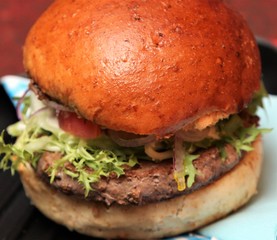 Como se faz o melhor hambúrguer sanduíche x-burger salada