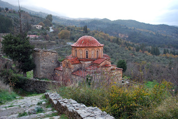 Fototapeta na wymiar The ancient Byzantine town of Mistras in Greece