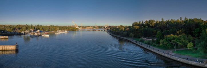 Fototapeta na wymiar View of the Ingul River in Nikolaev, Ukraine