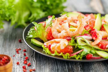 Salad with prawns, grapefruit,  cucumber