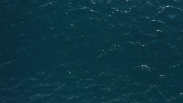 漁業が盛んな美しい海を真上からみた風景