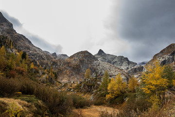 Die wunderbare Welt des Wallis im Herbst