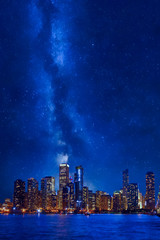 Stadtbild der Innenstadt von Chicago in der Nacht