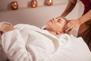 Obraz na płótnie Canvas spa therapy to make your skin smooth. close up side view photo.