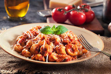 Fresh tortellini with homemade tomato sauce