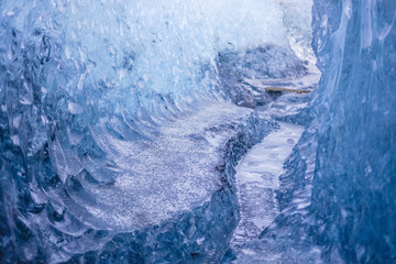 アイスランド・氷の洞窟（ヴァトナヨークトル） © kanzilyou