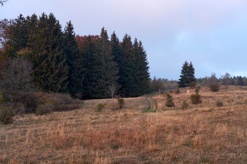 Blick vom Bauersberg zum Kreuzberg, dem heiligen Berg der Franken, Biosph&auml;renreservat Rh&ouml;n, Unterfranken, Franken, Bayern, Deutschland.