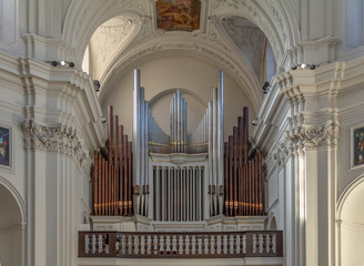 pipe organ at the Neumuenster Collegiate church © PRILL Mediendesign