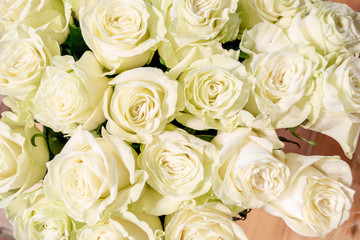 Fototapeta premium White and pink roses flower bouquet