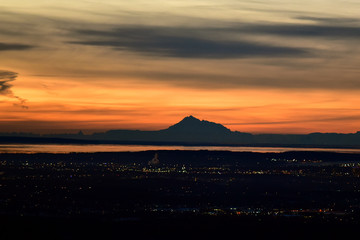 Fototapeta na wymiar Sunset of Anchorage city lights