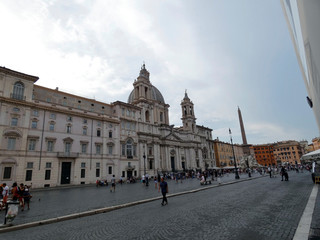 Naklejka premium Fuente de los Cuatro Ríos, se encuentra en la Piazza Navona de Roma.
