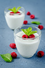 Greek yougurt with fresh raspberries and mint