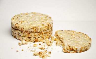 Crispy bread with grain