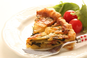 homemade spinach and bacon quiche