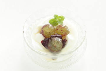 Japanese Gyoho grape and yogurt