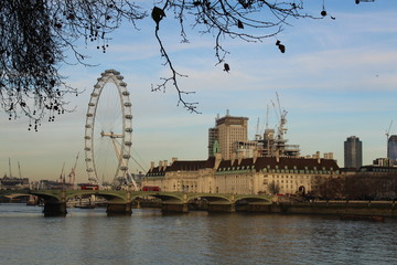 Fototapeta na wymiar Londres por la tarde