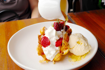 Waffle cream berry with ice cream