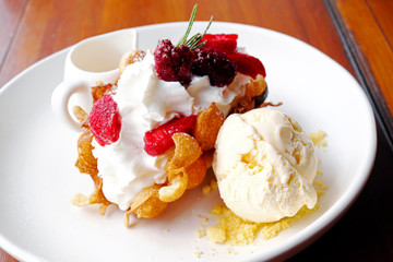 Waffle cream berry with ice cream