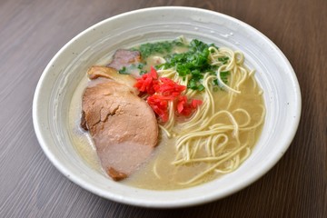 豚骨ラーメン