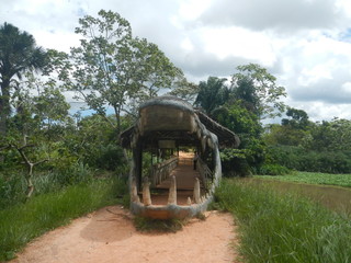 estatua boca de cocodrilo