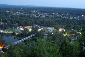 река, рассвет