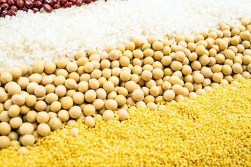 Soybeans and millet/full screen cereal beans