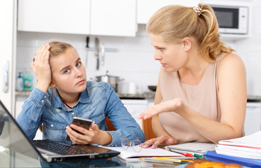 Mother is outraged that daughter use phone