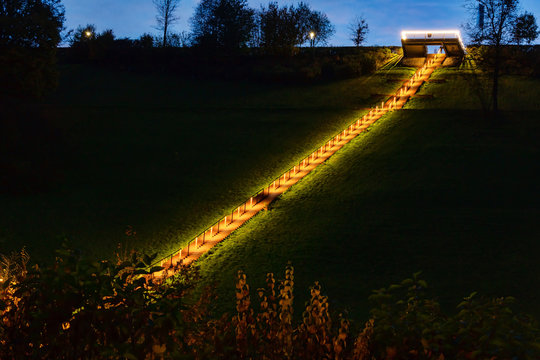 Weg nach oben im Licht