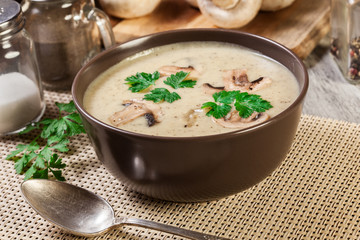 Mushroom cream soup with herbs and spices