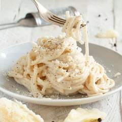 Cacio e pepe, italian cheese and pepper pasta