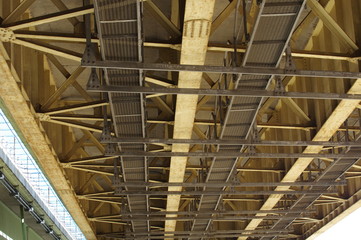 道路橋の下側